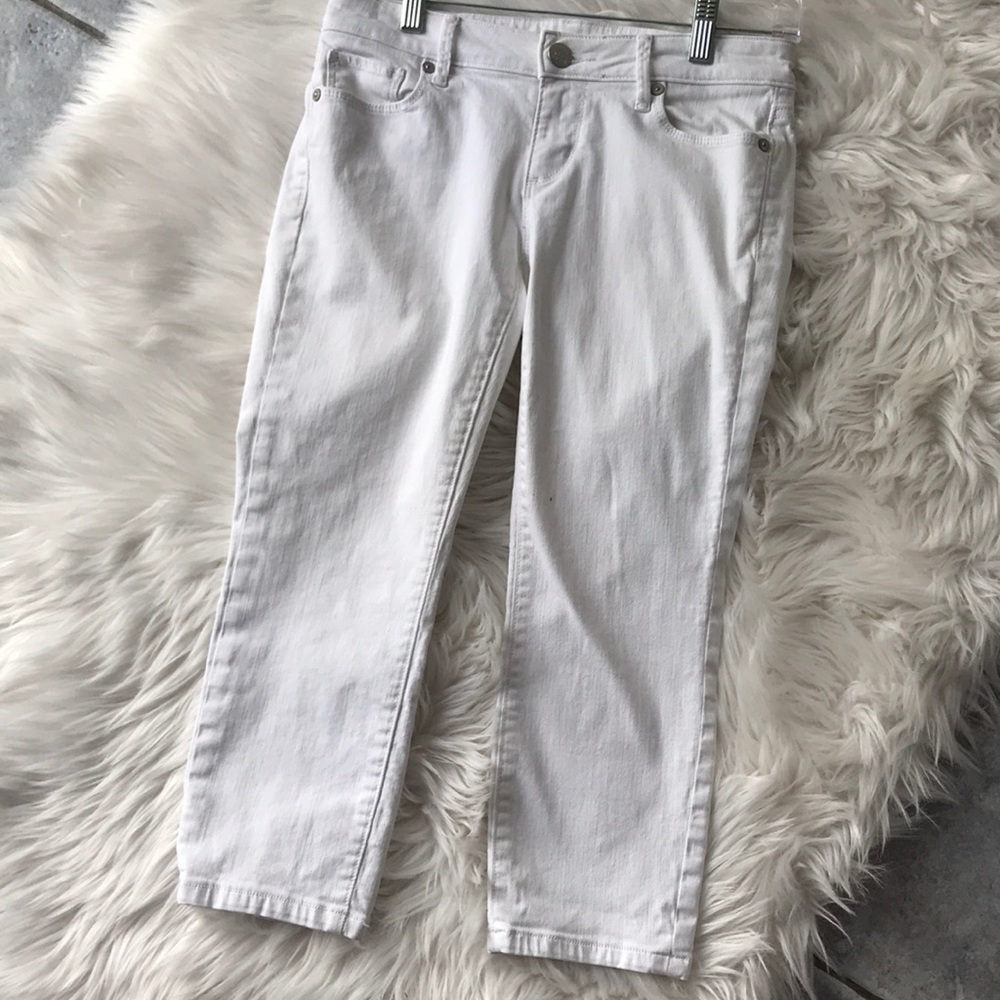 Loft Modern Crop in White Size 25/0P